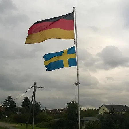 机场公寓式酒店 *